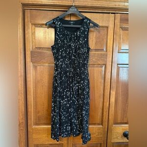 Vera Wang Black and White Sleeveless Dress